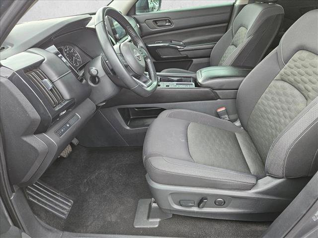 Certified 2024 Nissan Pathfinder SV image 15