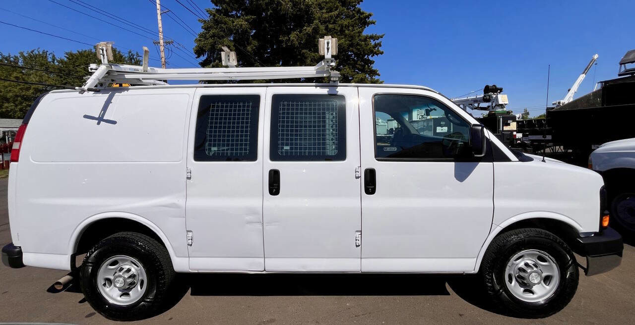 Used 2014 Chevrolet Express 2500 RWD image 5