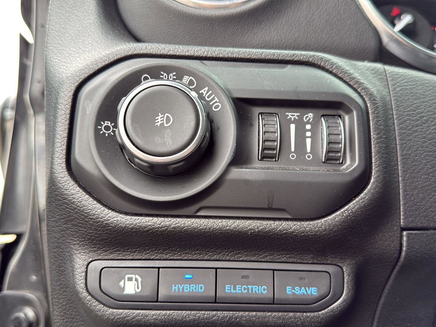 Used 2021 Jeep Wrangler Unlimited Sahara w/ Cold Weather Group image 10