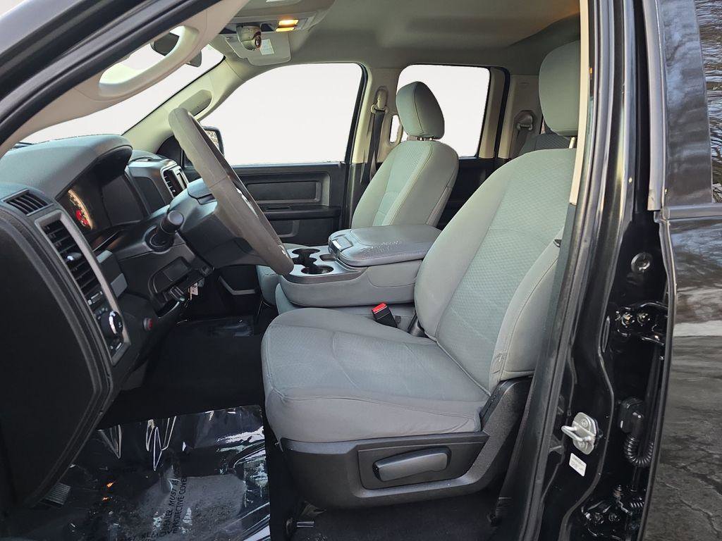 Used 2019 RAM 1500 Express w/ Express Value Package image 8