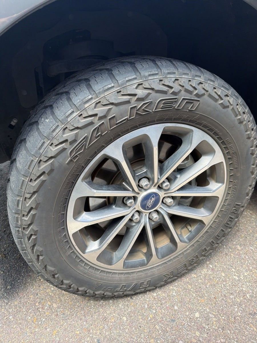 Used 2018 Ford F150 XLT w/ Equipment Group 302A Luxury RWD image 10