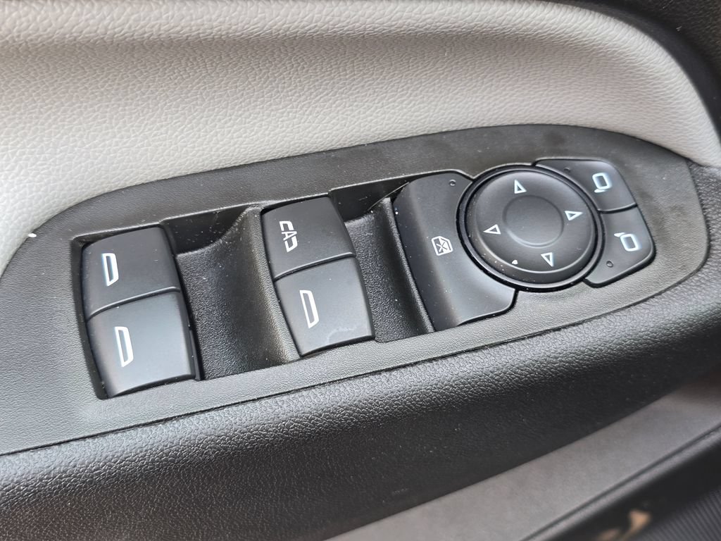 Used 2024 Chevrolet Equinox LS w/ LS Convenience Package FWD image 21