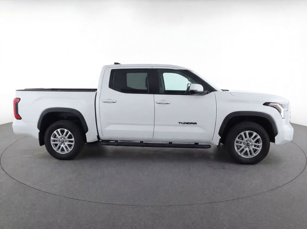 Used 2022 Toyota Tundra SR5 w/ SR5 Premium Package image 8