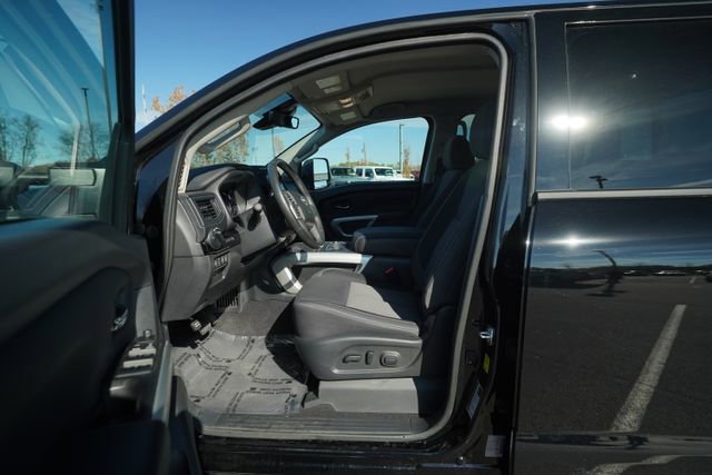 Used 2024 Nissan Titan SV w/ SV Convenience Package image 12