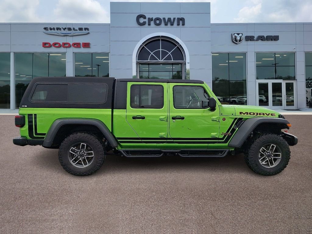 Used 2025 Jeep Gladiator Mojave w/ Convenience Group image 7