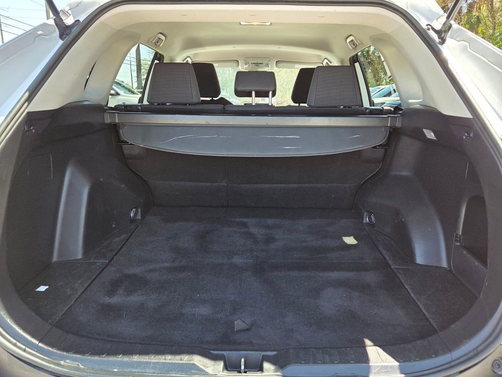 Used 2019 Toyota RAV4 LE FWD image 14