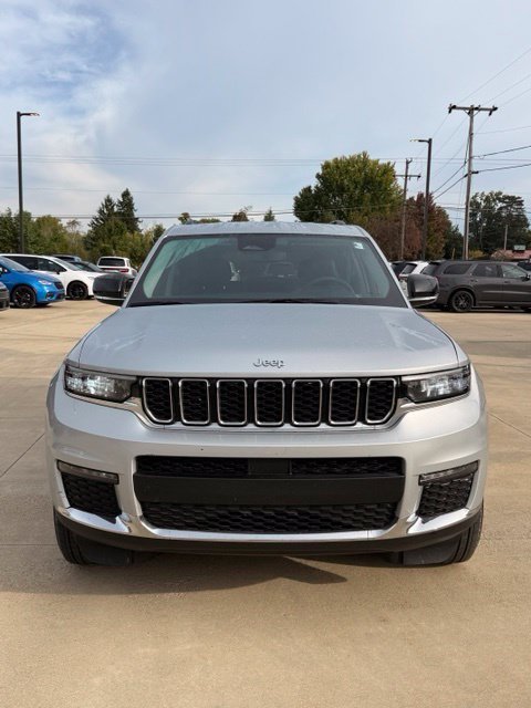 Used 2023 Jeep Grand Cherokee L Limited AWD/4WD image 4
