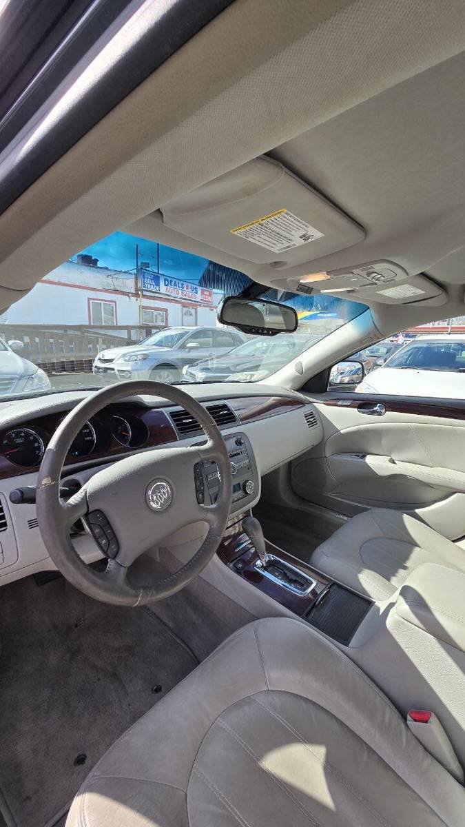 Used 2010 Buick Lucerne CXL FWD image 7