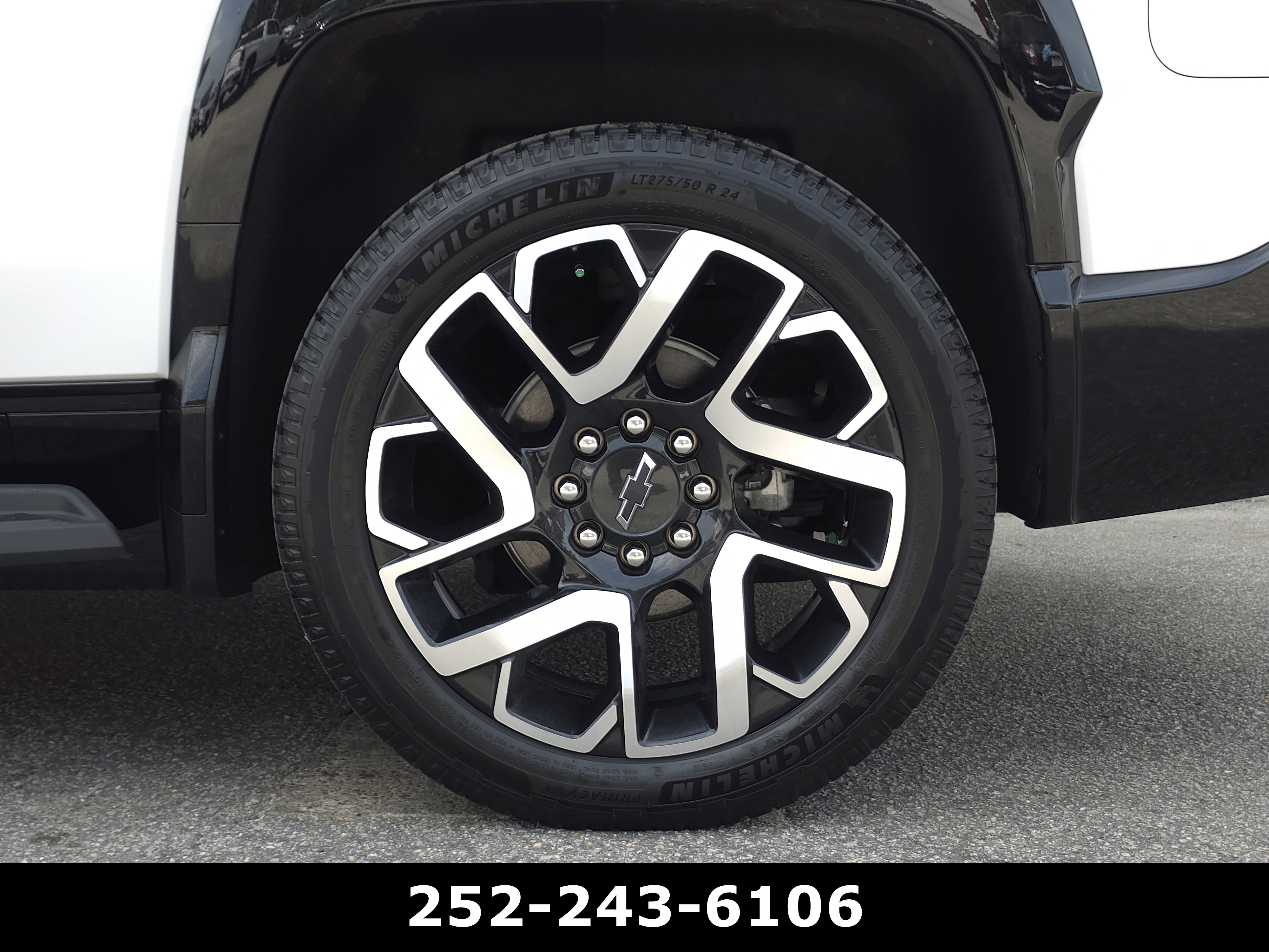 Used 2025 Chevrolet Silverado EV RST AWD/4WD image 47