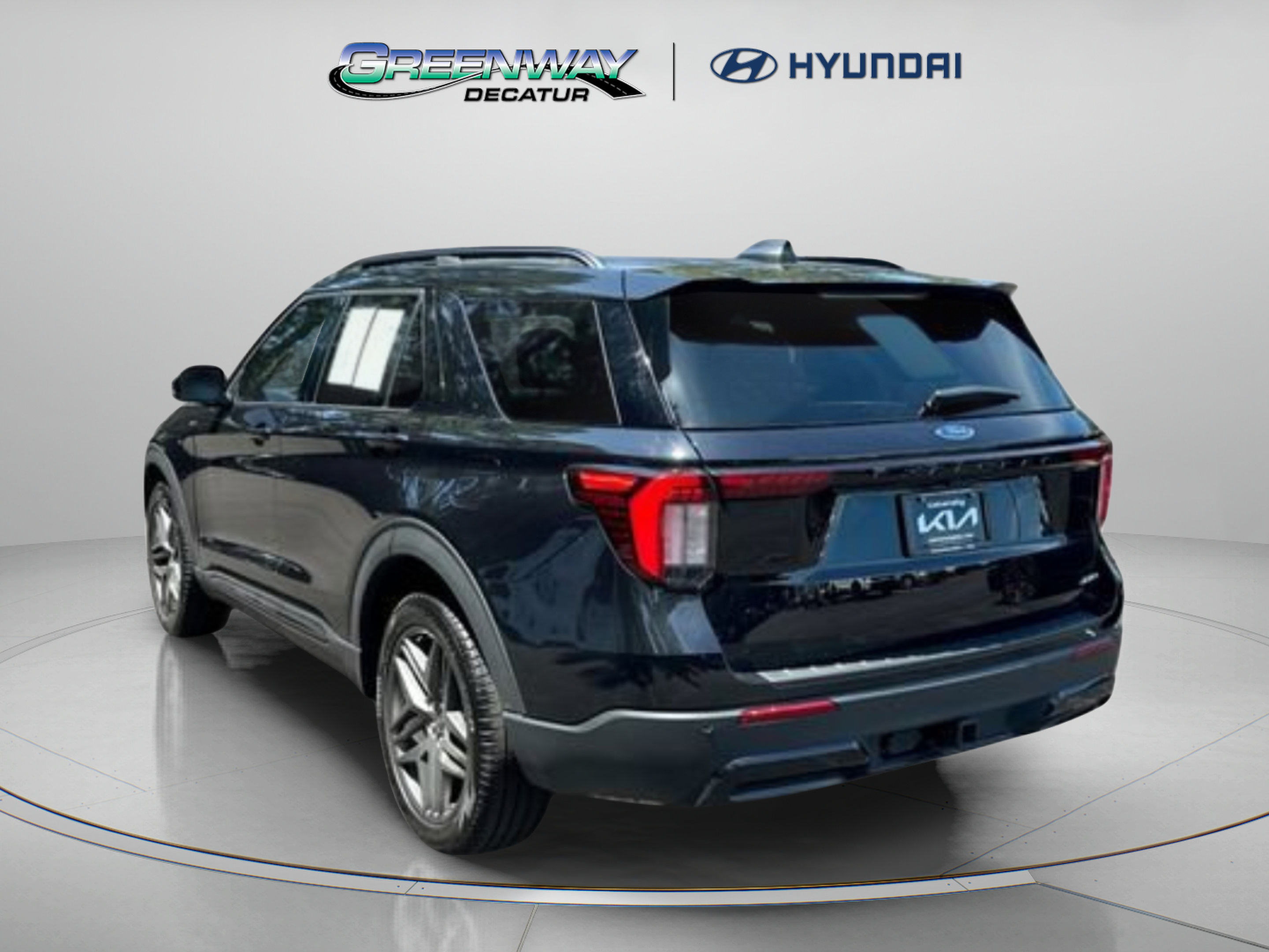 Used 2025 Ford Explorer ST-Line w/ ST-Line Street Pack AWD/4WD image 6