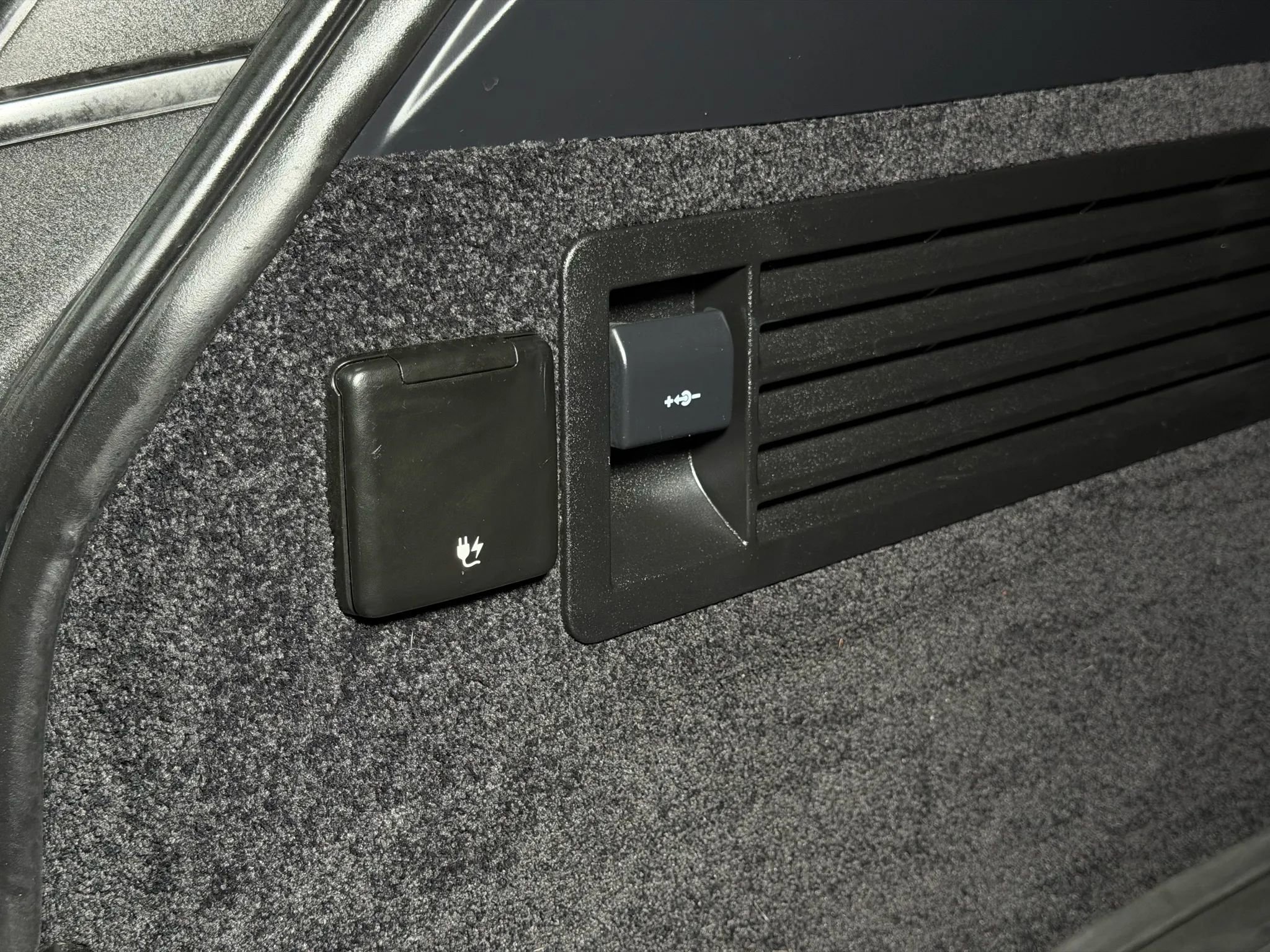 Used 2020 Land Rover Range Rover HSE image 17