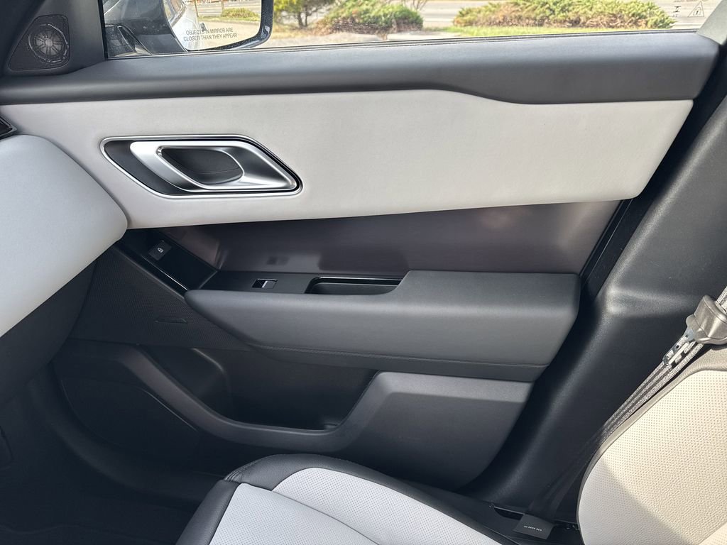 New 2026 Land Rover Range Rover Velar Dynamic SE image 25