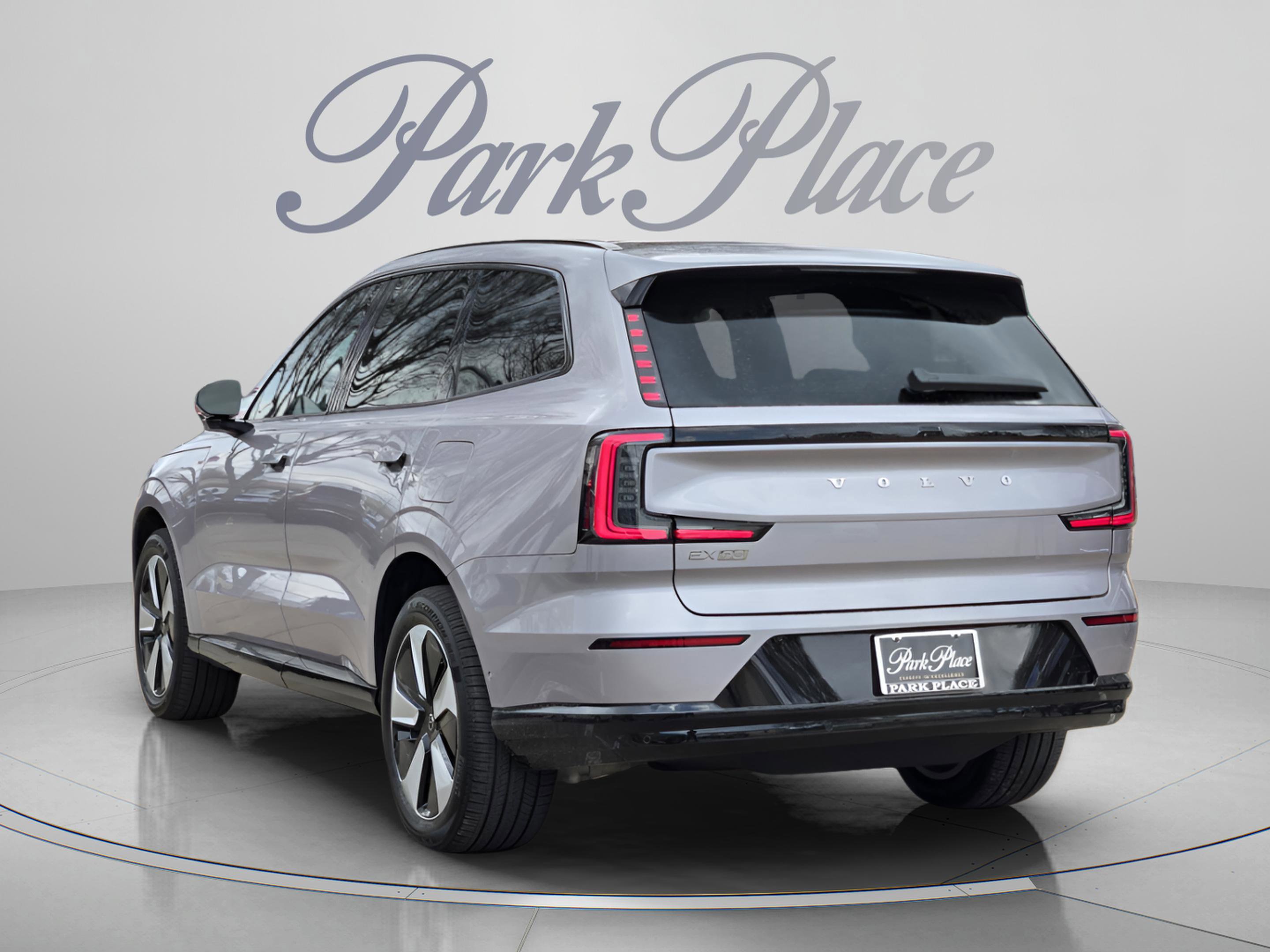 New 2026 Volvo EX90 Plus RWD image 3
