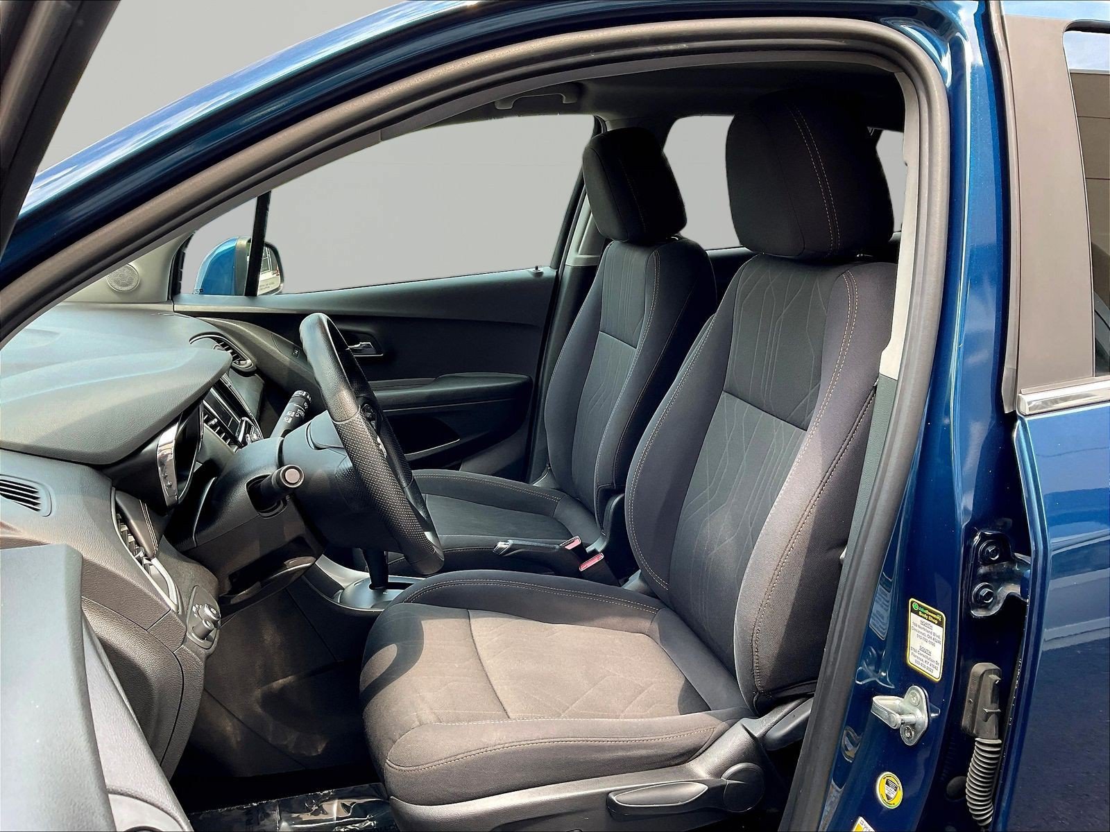 Used 2020 Chevrolet Trax LT FWD image 20
