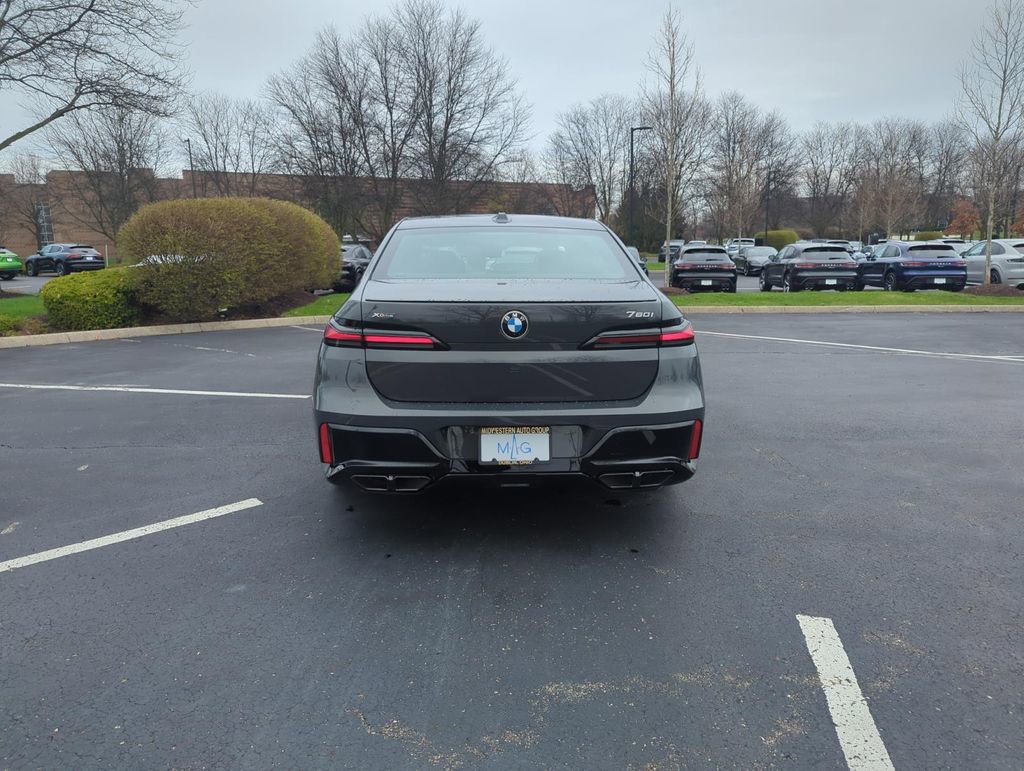 New 2025 BMW 760i xDrive w/ Executive Package image 6