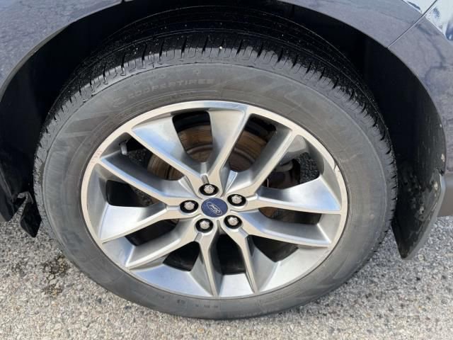 Used 2017 Ford Edge Titanium w/ Equipment Group 302A AWD/4WD image 32