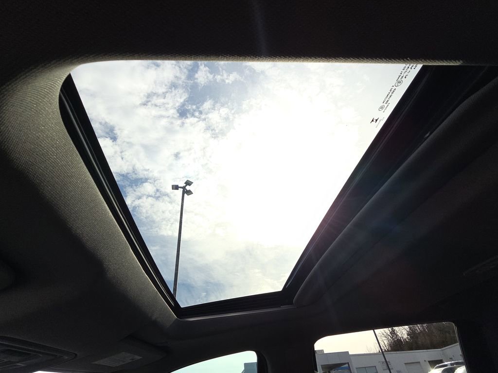 Used 2024 GMC Sierra 1500 SLT w/ SLT Premium Plus Package image 27