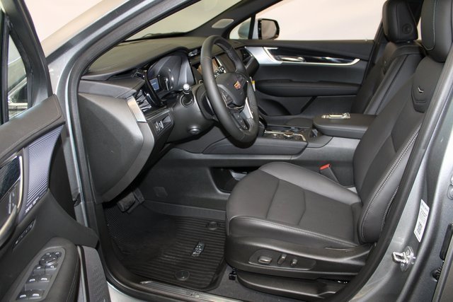 New 2025 Cadillac XT5 Premium Luxury w/ LPO, Floor Liner Package image 4