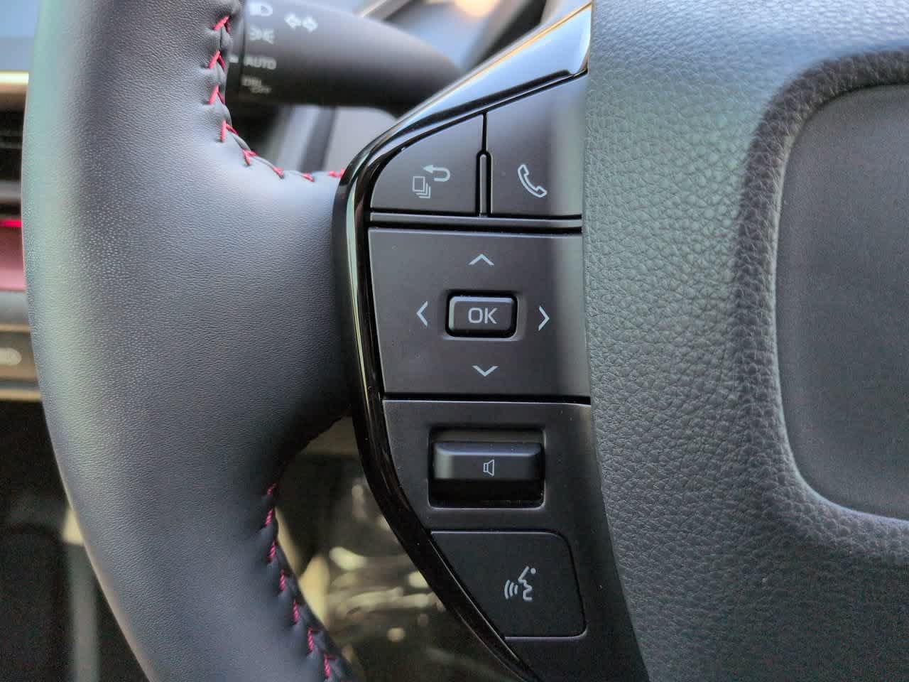 Certified 2026 Toyota Prius Plug-In Hybrid FWD image 24