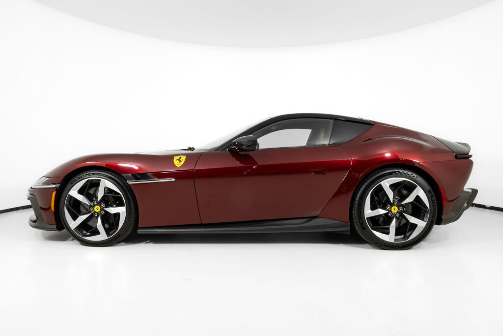 Certified 2025 Ferrari 12Cilindri RWD image 3