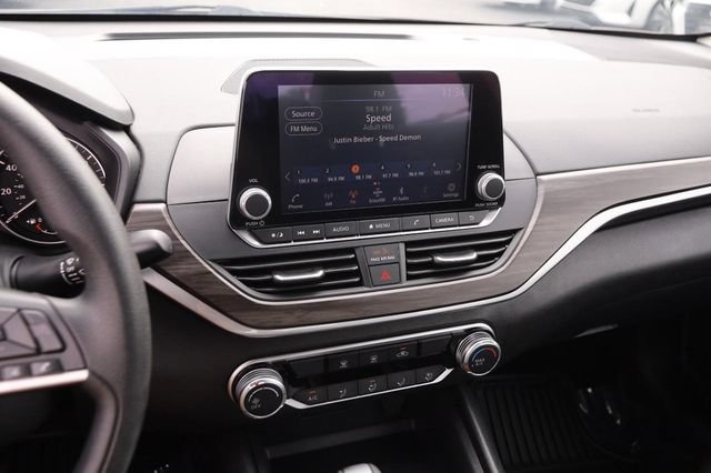 Certified 2025 Nissan Altima 2.5 SV FWD image 15