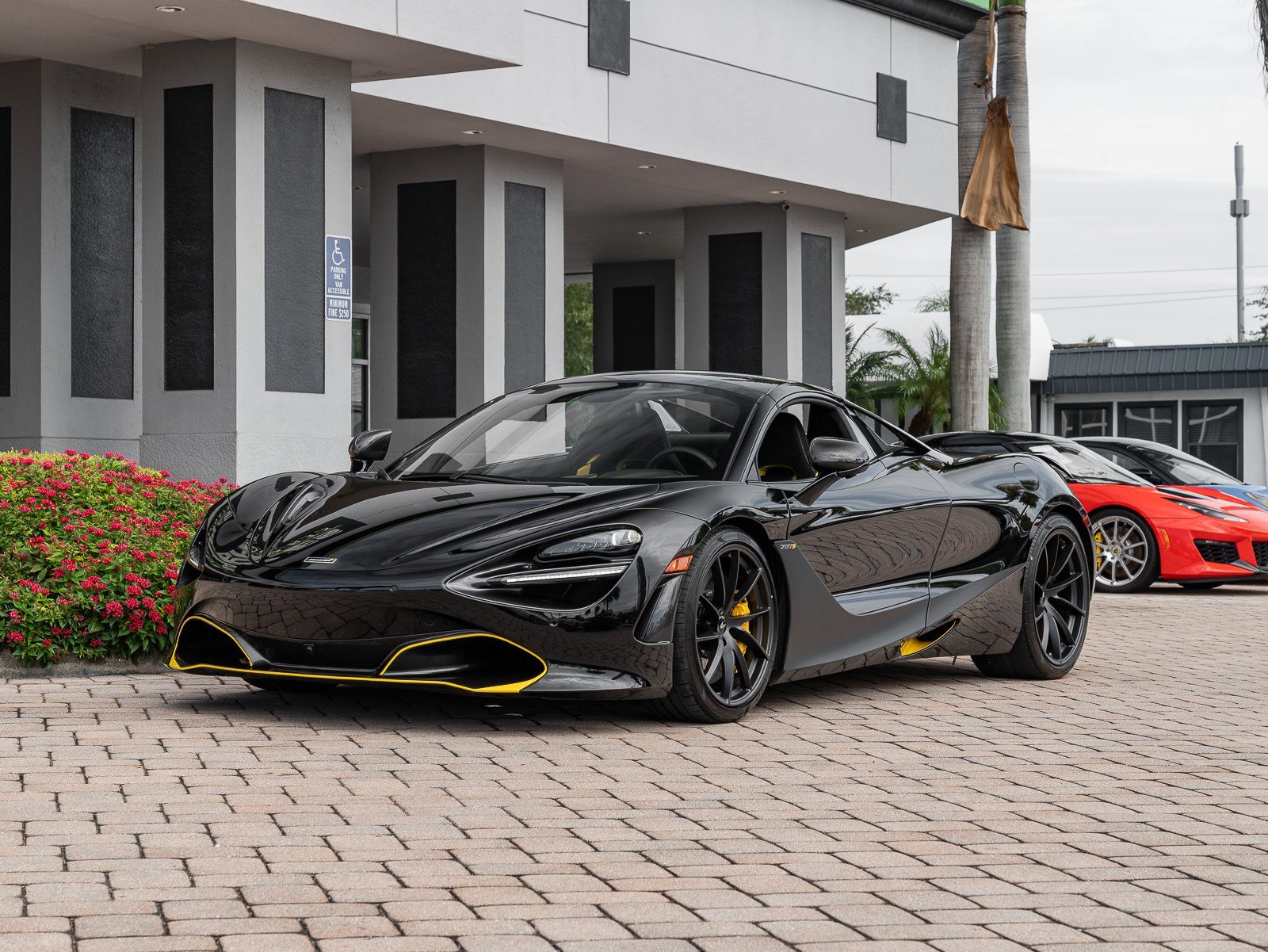 Used 2022 McLaren 720S Spider image 40