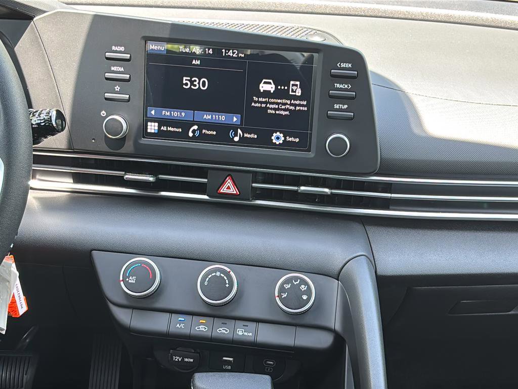 Used 2025 Hyundai Elantra SE FWD image 19