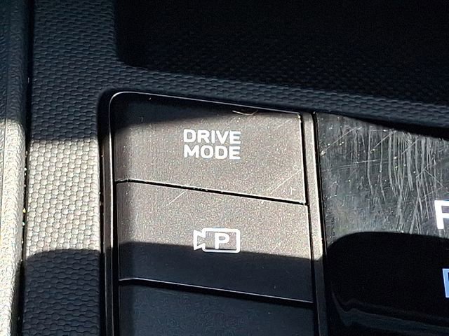 Certified 2025 Hyundai Elantra Sport FWD image 23