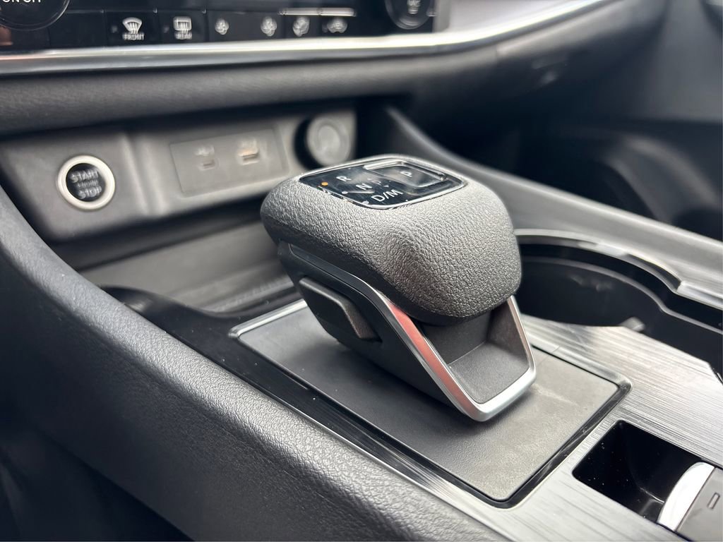 Used 2023 Nissan Rogue SV image 26