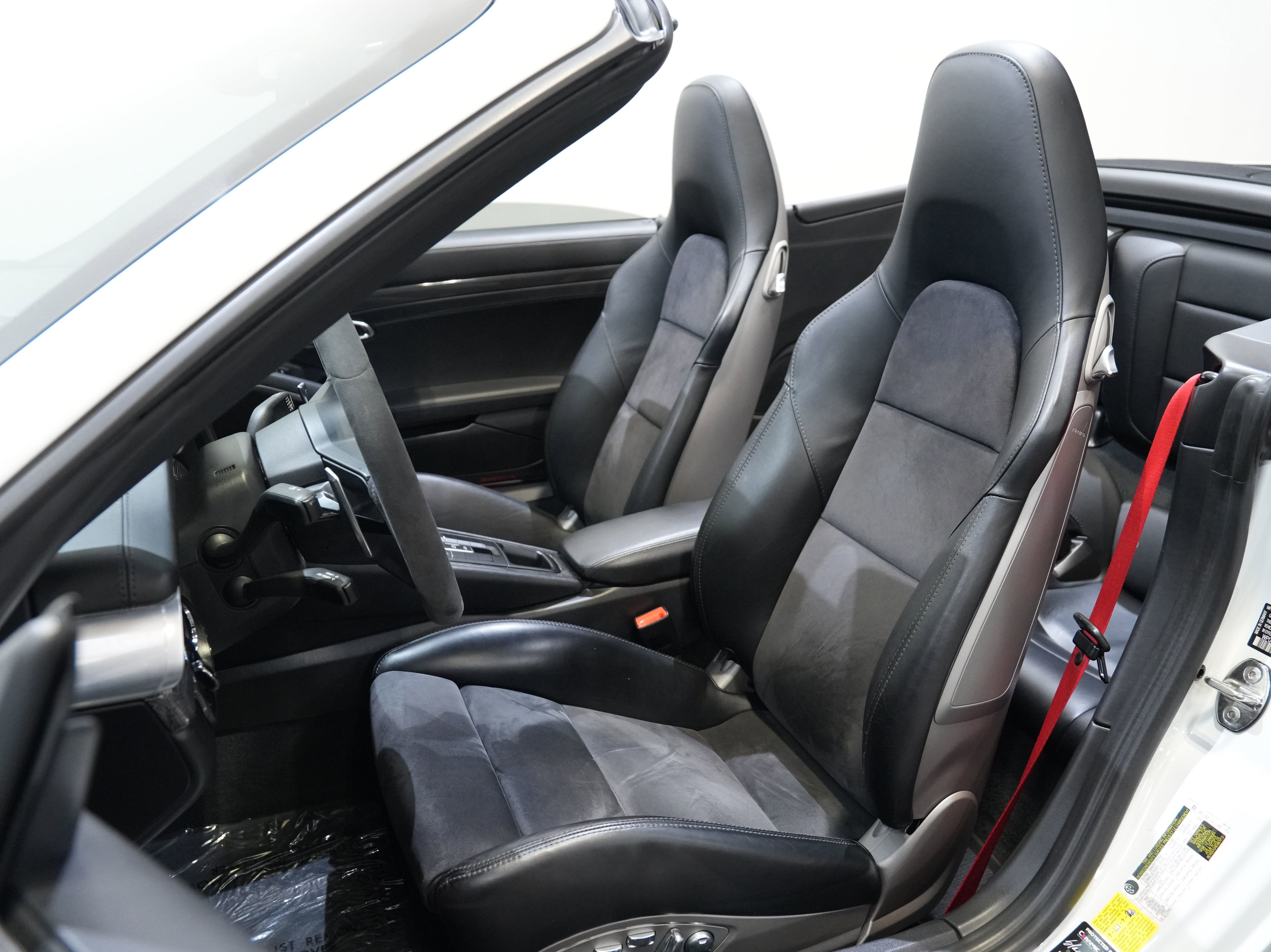 Used 2017 Porsche 911 Turbo AWD/4WD image 28