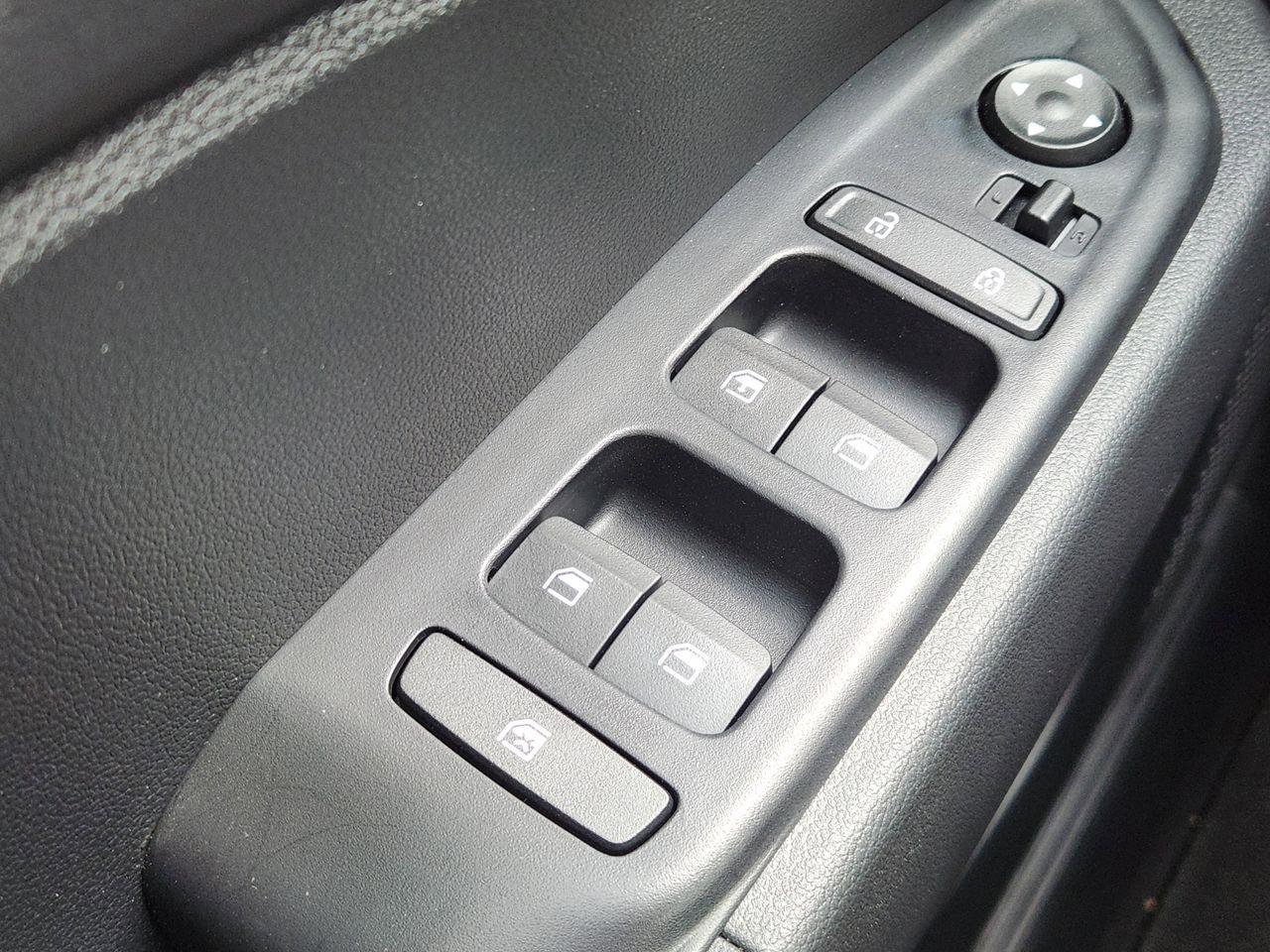 New 2026 Hyundai Venue SE FWD image 19