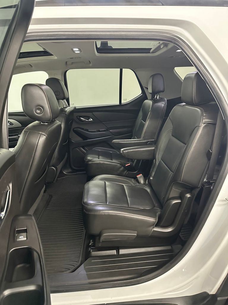 Used 2019 Chevrolet Traverse RS image 28