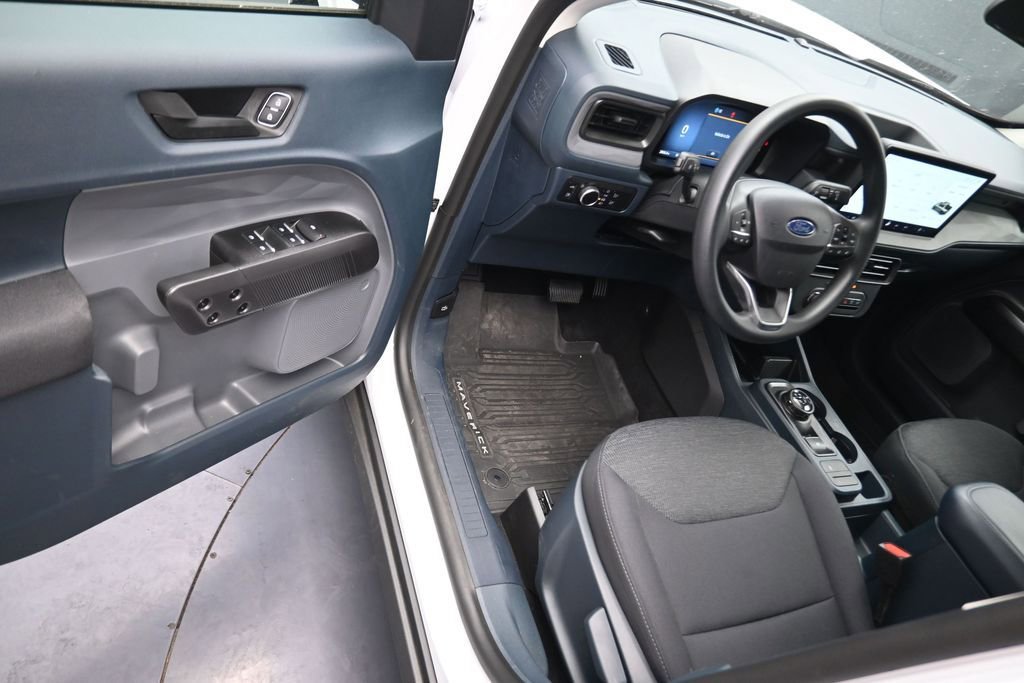 Used 2025 Ford Maverick XL FWD image 12