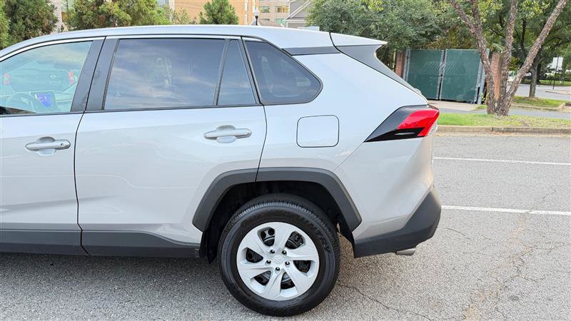 Used 2025 Toyota RAV4 LE AWD/4WD image 14