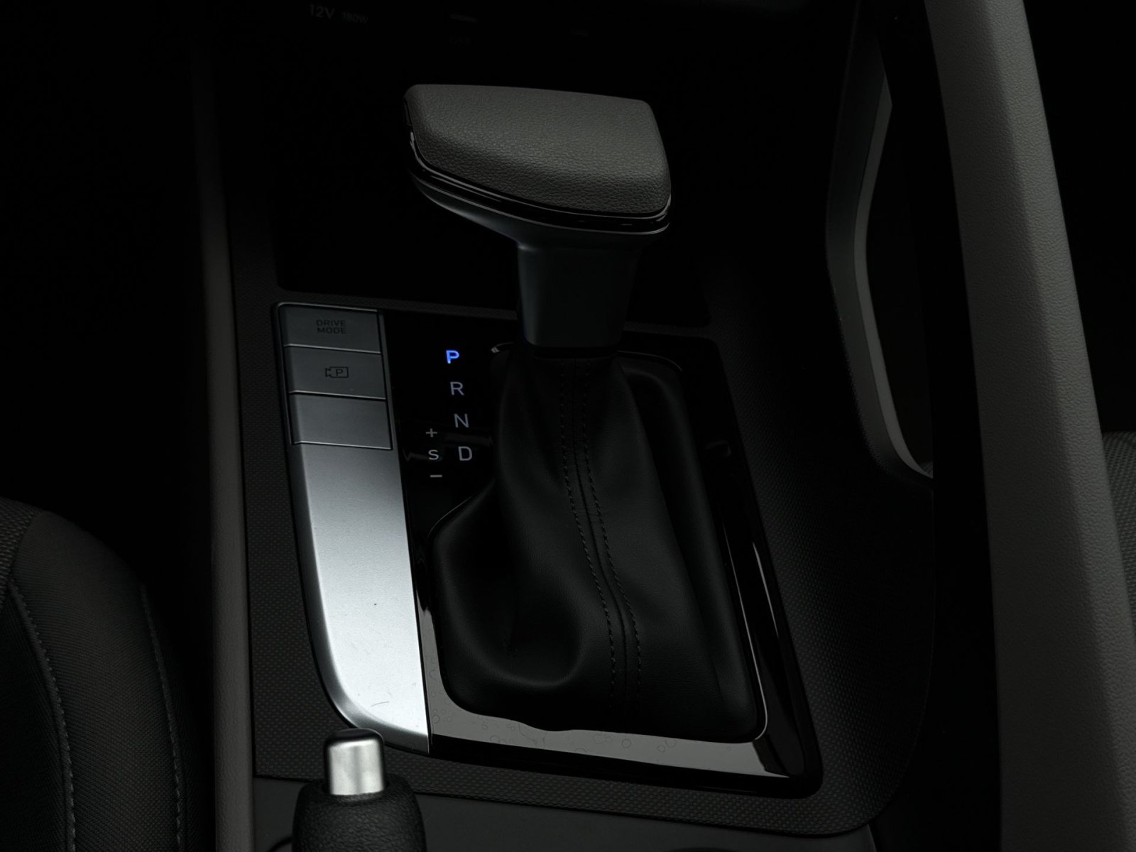 New 2026 Hyundai Elantra SE FWD image 21