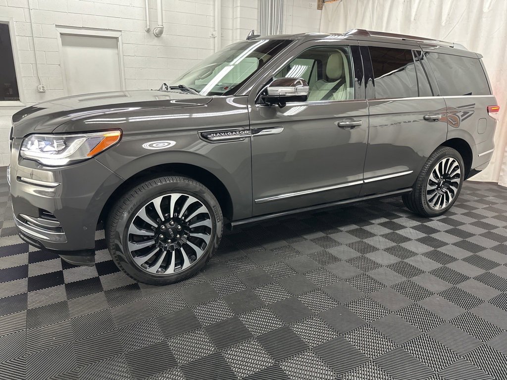 Used 2023 Lincoln Navigator Black Label image 5