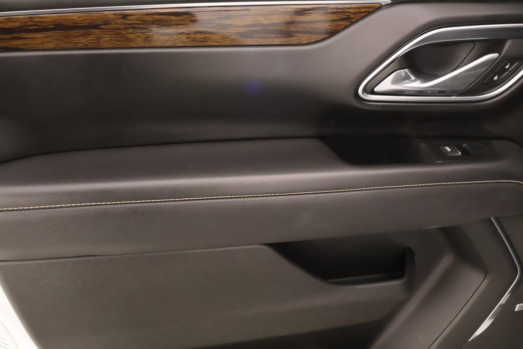 Used 2023 Chevrolet Suburban Premier image 17