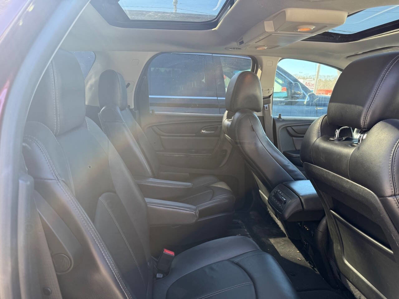 Used 2015 GMC Acadia SLT image 18