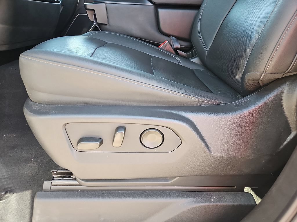 Used 2026 GMC Sierra 1500 SLT AWD/4WD image 14