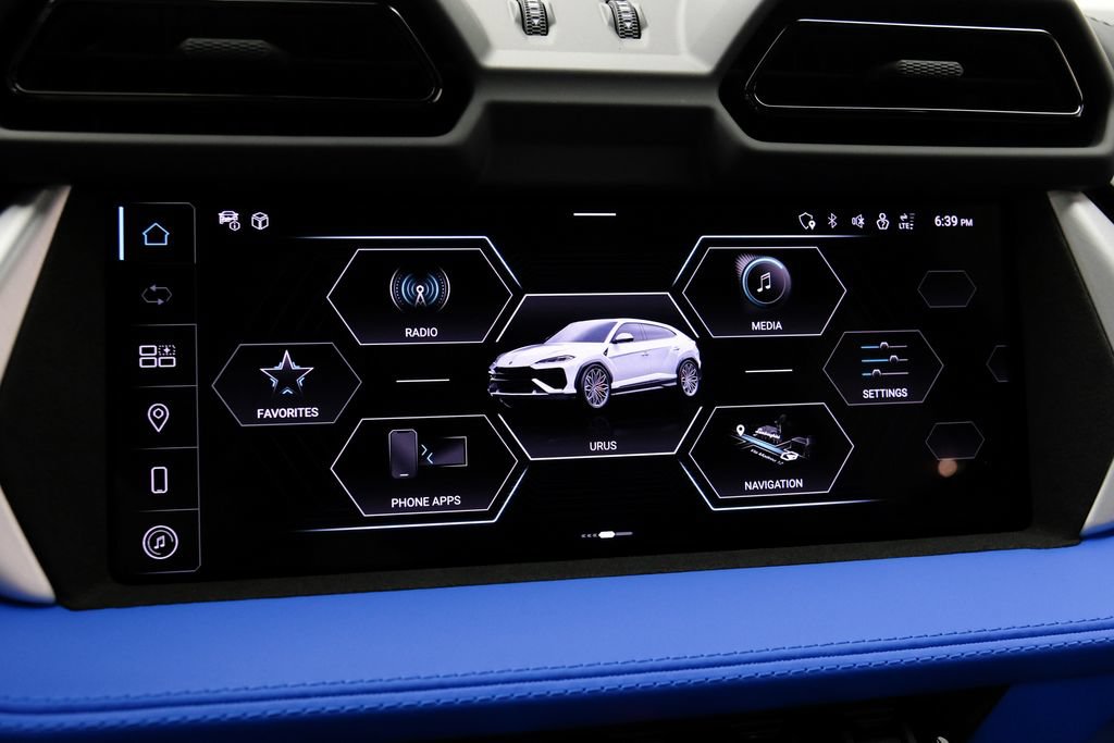 Used 2025 Lamborghini Urus SE AWD/4WD image 39