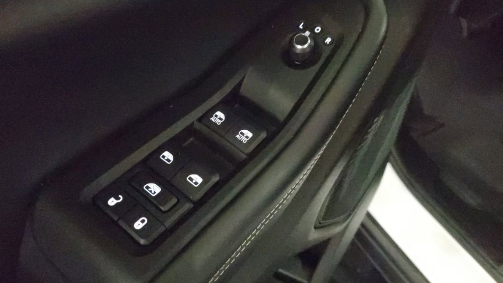 Used 2025 Jeep Grand Cherokee Laredo X image 21