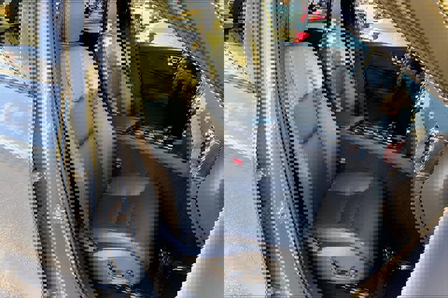 Used 2024 Volvo XC60 B5 Plus image 9