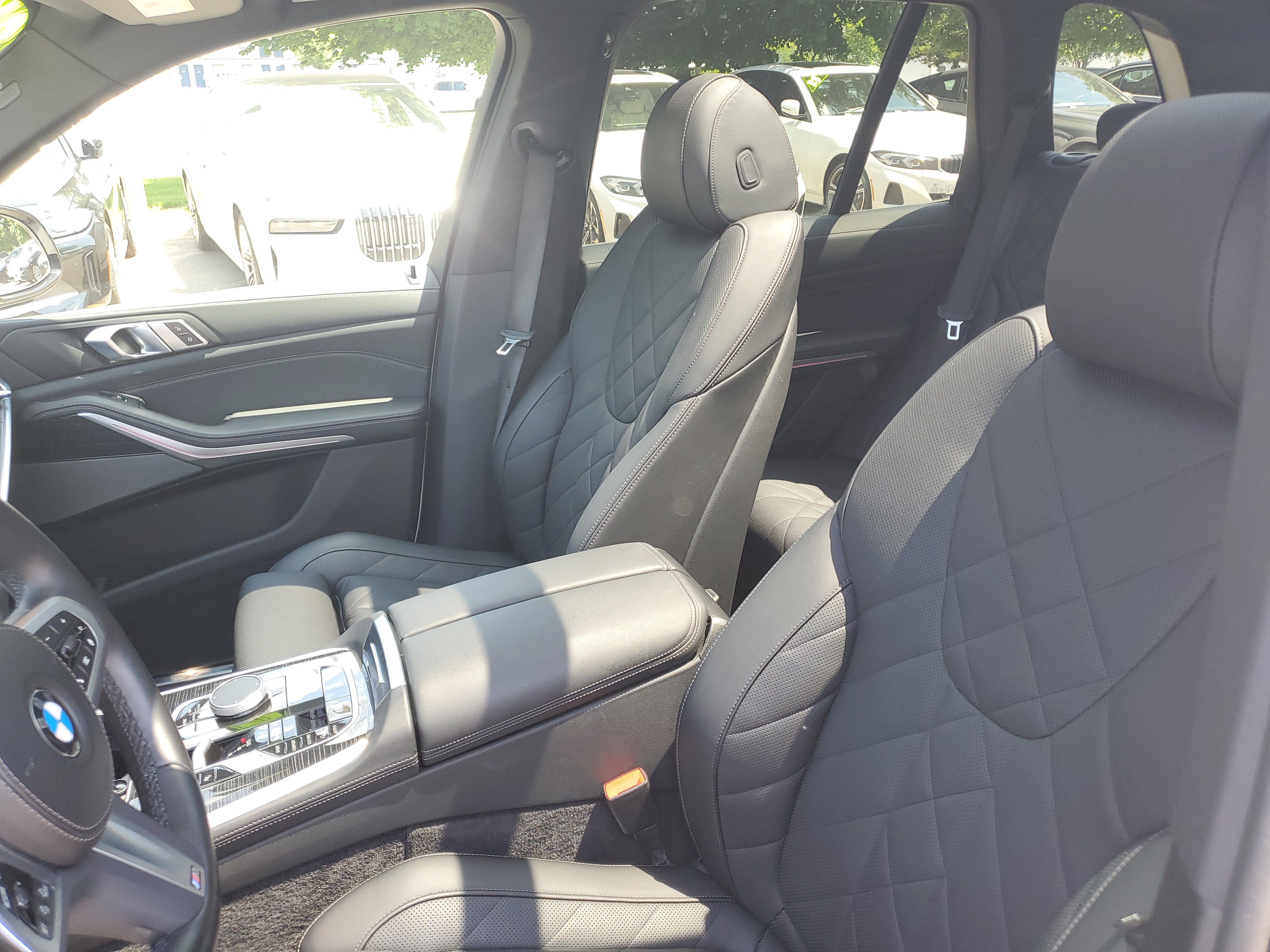 Used 2024 BMW X5 xDrive40i w/ M Sport Package AWD/4WD image 9