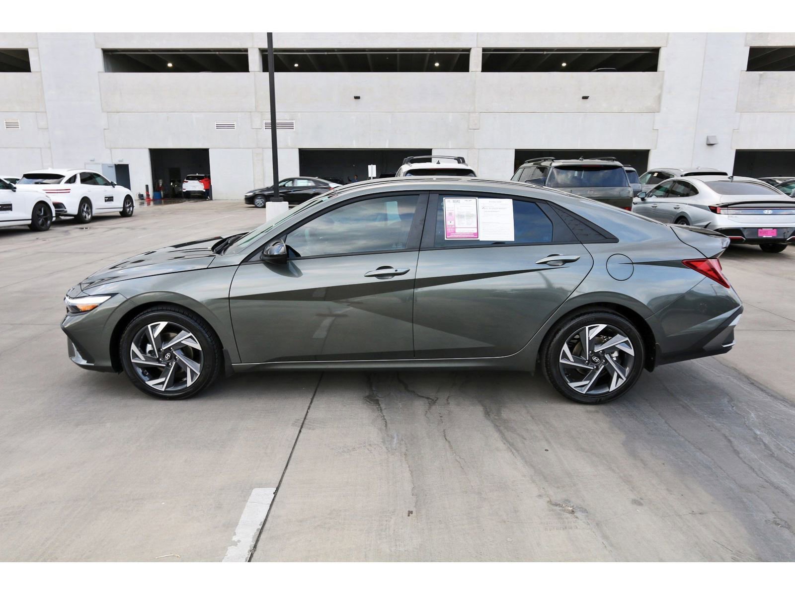 Certified 2025 Hyundai Elantra Sport FWD image 5