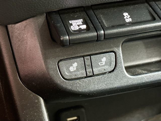Used 2018 Chevrolet Colorado Z71 AWD/4WD image 17