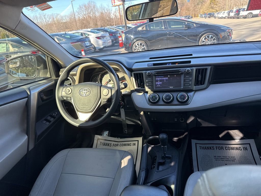 Used 2015 Toyota RAV4 LE image 12
