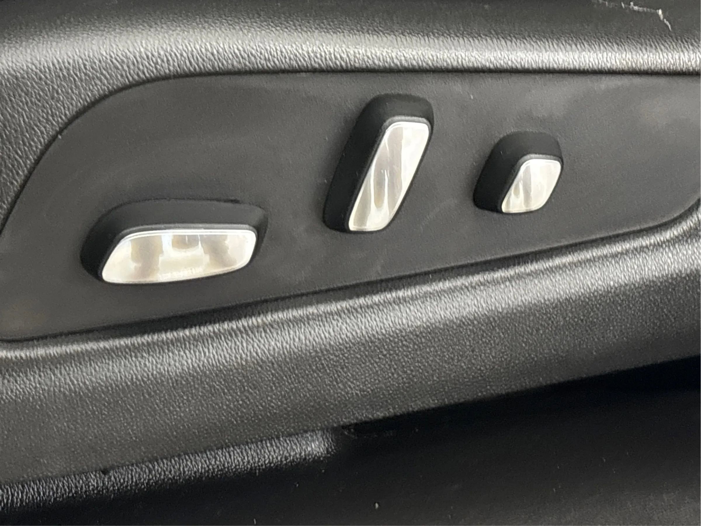 Used 2017 Cadillac XT5 Luxury image 25