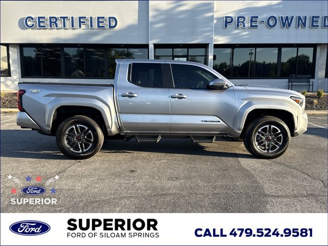 Used 2025 Toyota Tacoma TRD Sport AWD/4WD image 2
