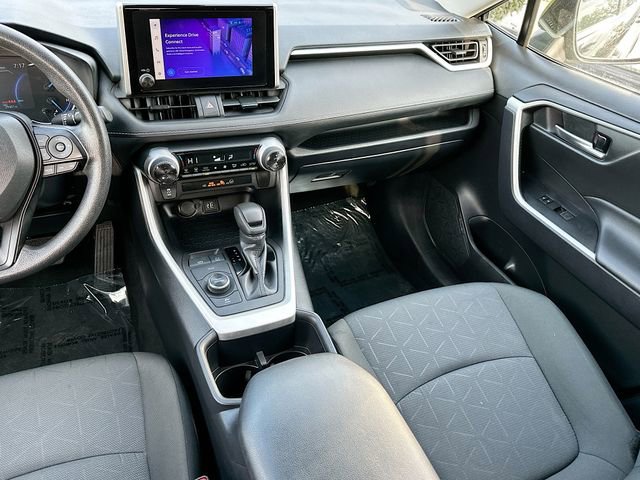 Used 2025 Toyota RAV4 XLE AWD/4WD image 21