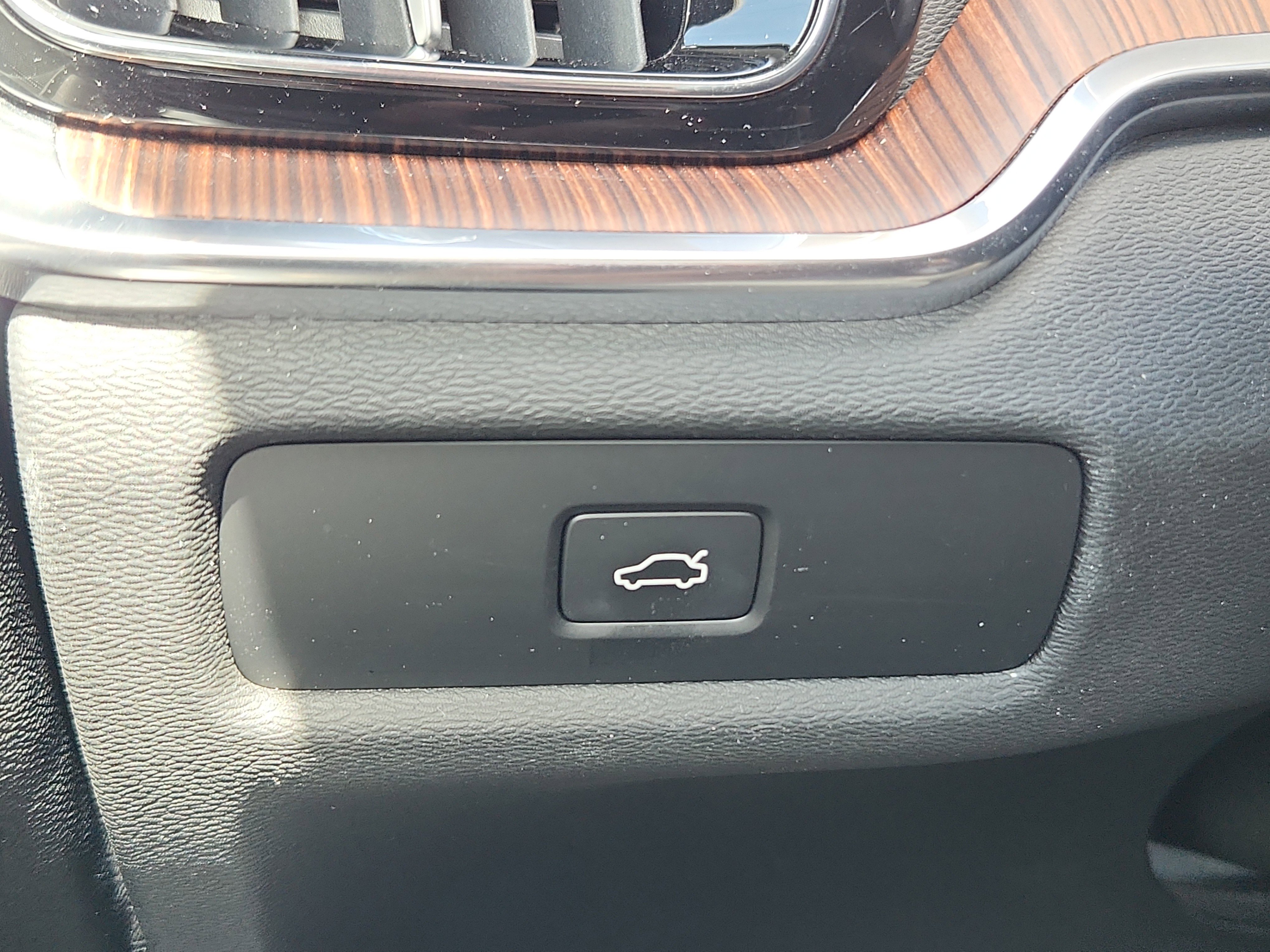 Used 2024 Volvo S60 B5 Plus FWD image 29